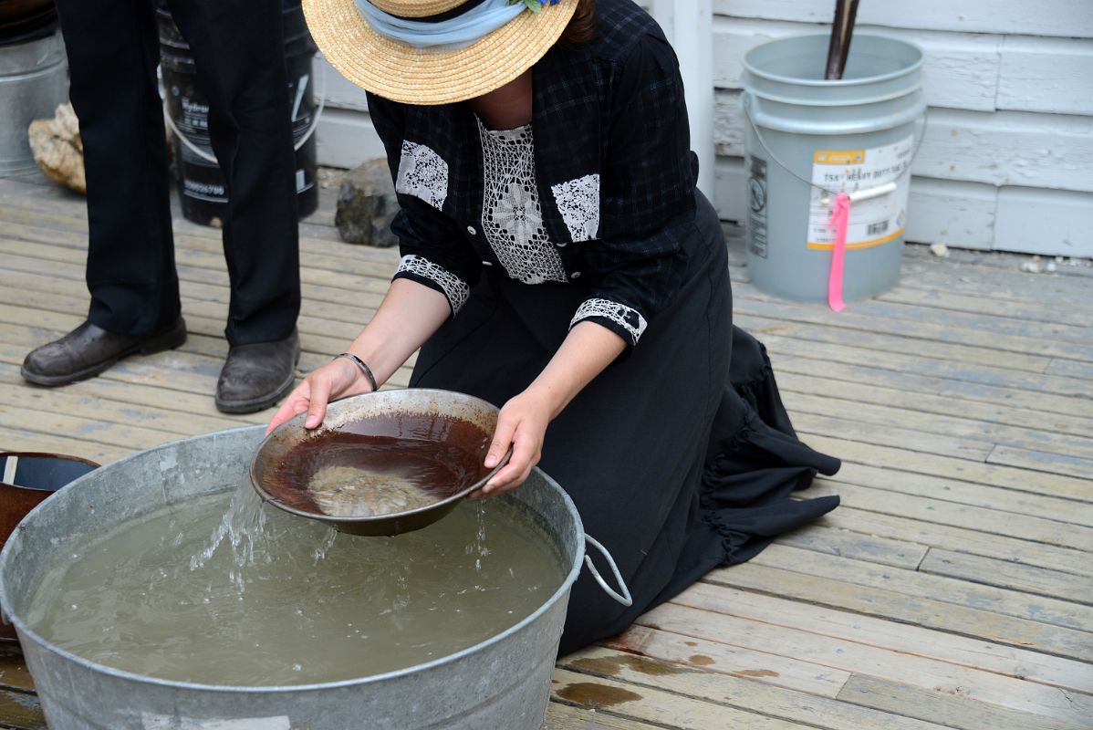 04B Volunteer Demonstrates Gold Panning At Dawson City Yukon Museum